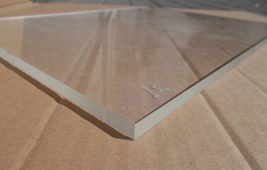 PMMA (polymethylmethakrylát)